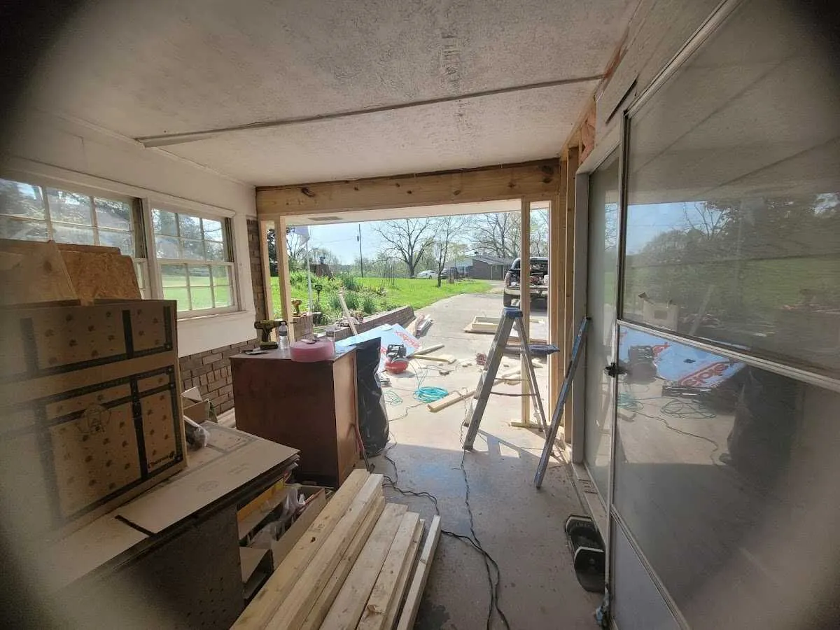 Air movers and dehumidifier for Drying & Dehumidification in Le Ray